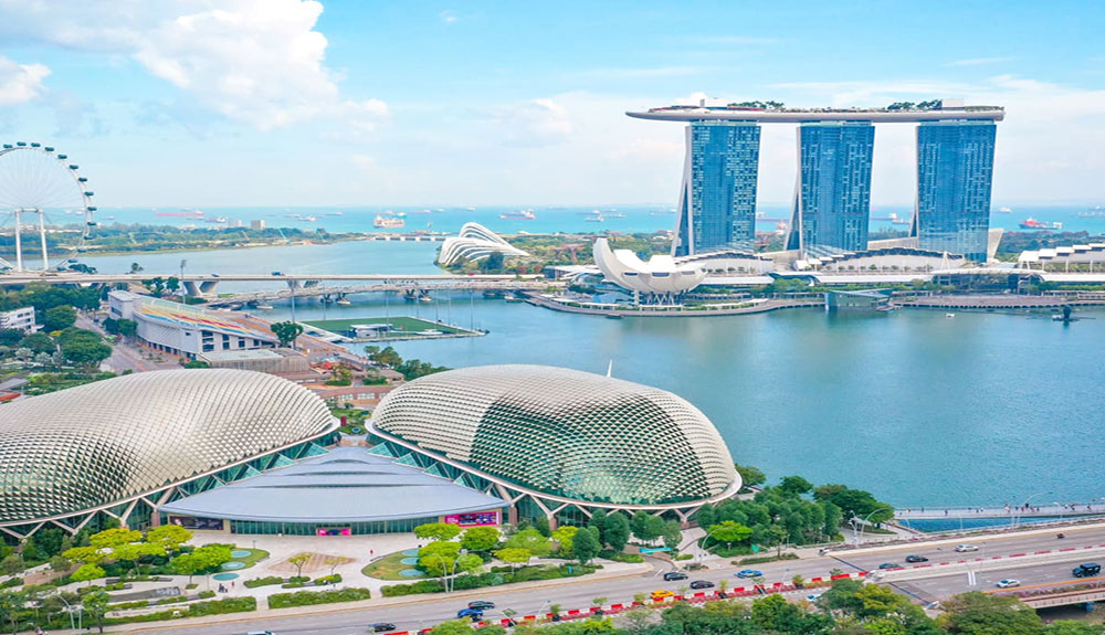 Singapore's-Marina-Bay-Sands-A-Must-Visit-Travel-Spot